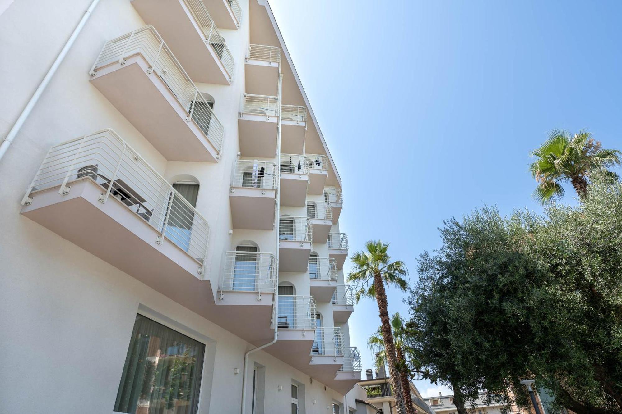 Hotel Velia Гротамаре Екстериор снимка
